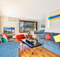 Sandy Toes Beach House Jervis Bay - 2min to Beach - Accommodation Broome