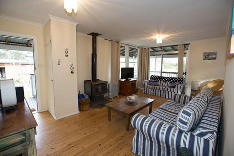 Bush & Bay Cottage - Accommodation Broome 7