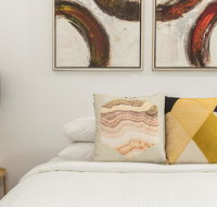 Elegant family home close to harbour and views - Accommodation Broome