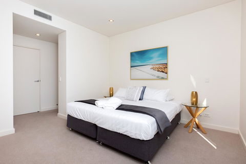 The Penthouse - Accommodation Broome 13
