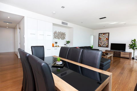 The Penthouse - Accommodation Broome 8