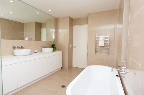 The Penthouse - Accommodation Broome 14
