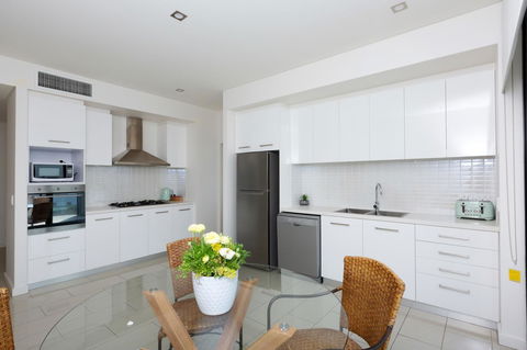 The Penthouse - Accommodation Broome 6