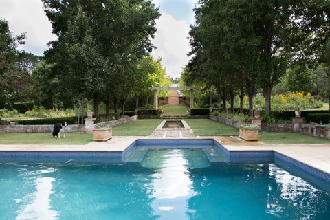 Chanticleer Gardens Barn Cottage With A Pool - Accommodation Broome 15