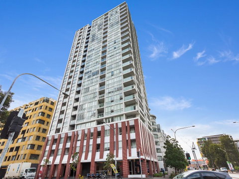 Gadigal Groove - Modern And Bright 3BR Executive Apartment In Zetland With Views - Accommodation Broome 10