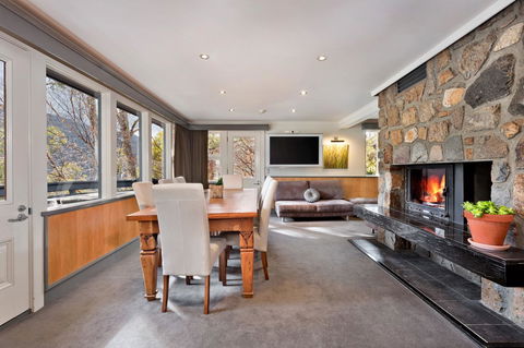 Pure Chalet Thredbo - Accommodation Broome 14