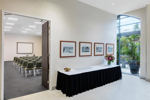 Adina Apartment Hotel Sydney Central - Accommodation Broome 12