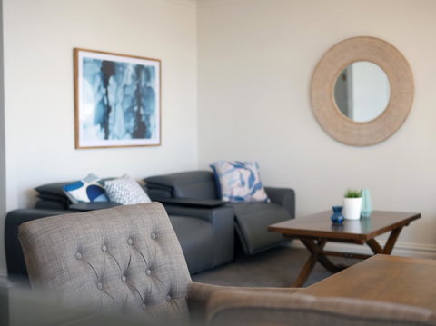 Panoramic Harbour Views And Unbeatable Comfort - Accommodation Broome 10