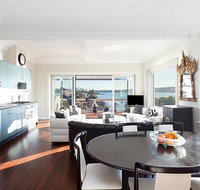 Art Deco Apartment With Breathtaking Water Views - Accommodation Broome