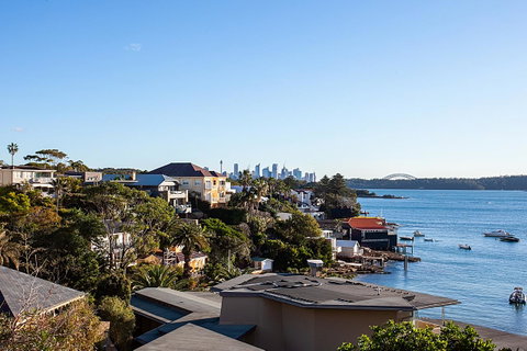 Art Deco Apartment With Breathtaking Water Views - Accommodation Broome 11