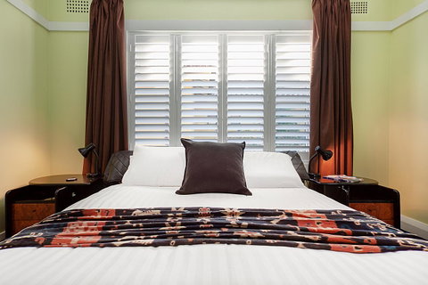 Art Deco Apartment With Breathtaking Water Views - Accommodation Broome 10