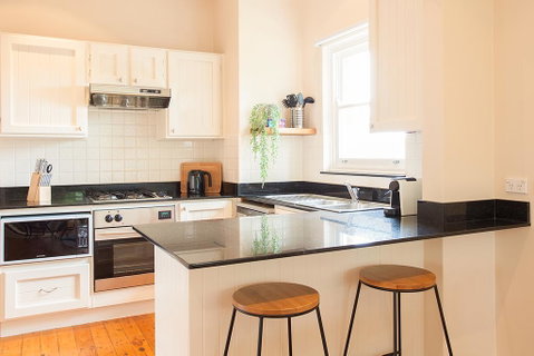 Boutique Hideaway With Direct Lagoon Access - Accommodation Broome 2
