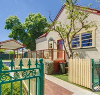 Bright 3-bedroom apartment - Central Armidale - Accommodation Broome