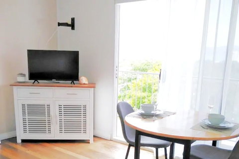 Cabin In The Sky Glorious Views To Magnetic Island - Accommodation Broome 1
