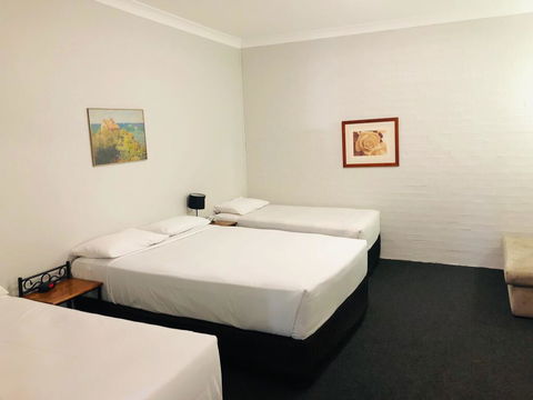 Campbelltown Colonial Motor Inn - Accommodation Broome 2