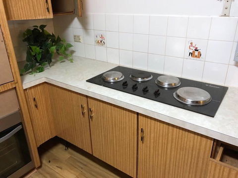 CAMPBELLTOWN HOLIDAY HOME 3 BED + FREE PARKING NCA039 - Accommodation Broome 1