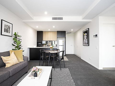 CANBERRA CHIC-hosted By:L'Abode Accommodation - Accommodation Broome 3