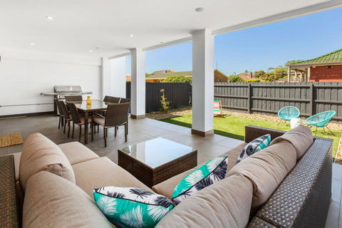 CASABLANCA - DROMANA - Accommodation Broome 3