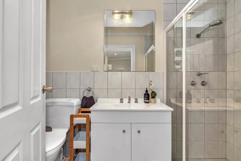 Character Home - Easy Tram To City - Accommodation Broome 2