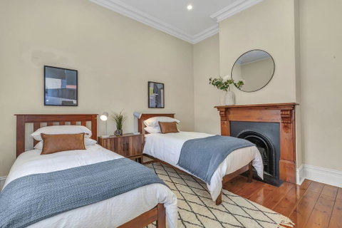 Character Home - Easy Tram To City - Accommodation Broome 1