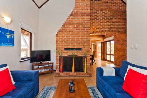 Chateau Cottesloe By The Beach - Accommodation Broome 3