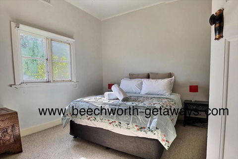 Cherry Blossom Cottage - Beechworth-Getaways - Accommodation Broome 3