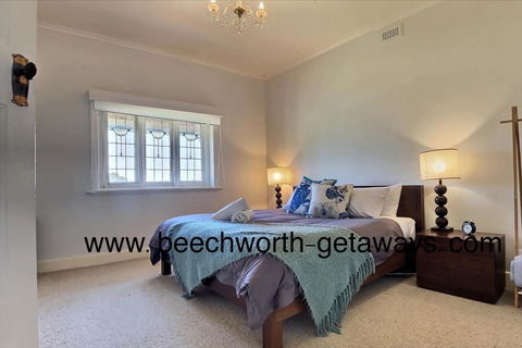 Cherry Blossom Cottage - Beechworth-Getaways - Accommodation Broome 2