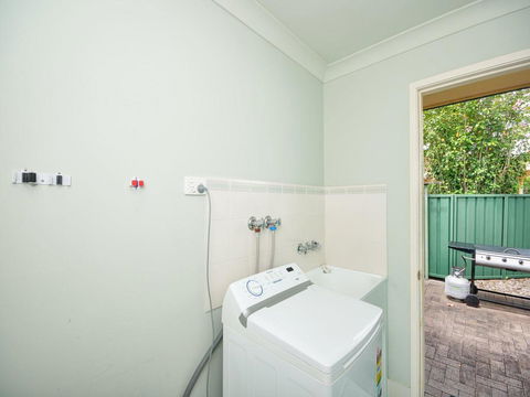 Close To Tea Gardens Waterfront - Accommodation Broome 2