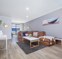 Coastal convenience Walk to the shops  cafes... - Accommodation Broome