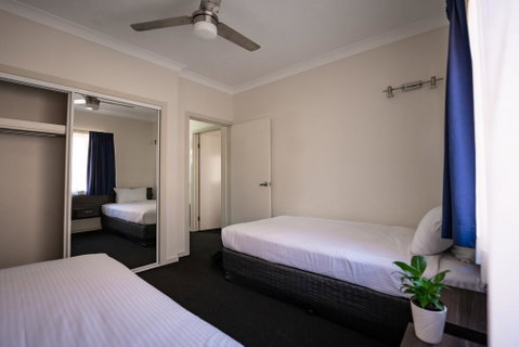 Comfort Inn And Suites Robertson Gardens - Accommodation Broome 2