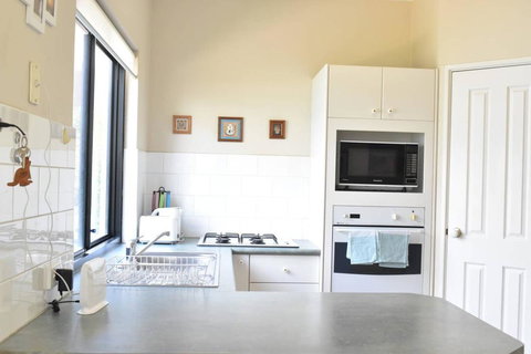 Comfortable 2 Bedroom Unit With Garden - Accommodation Broome 1