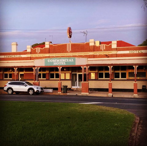 Commercial Hotel - Accommodation Broome 3