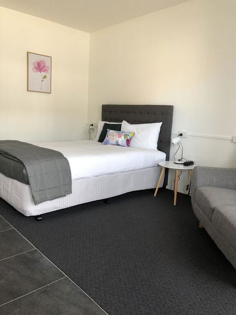 Commodore Motor Inn - Accommodation Broome 2