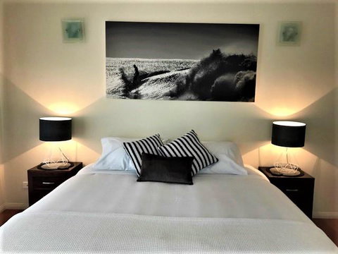 Compass Point 8 - Accommodation Broome 2