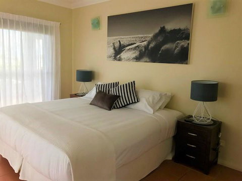 Compass Point 8 - Accommodation Broome 1