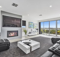 CONROE EXECUTIVE TOWNHOUSE - MODERN  STYLISH - Accommodation Broome