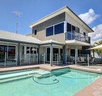 Coorumbong 36 - 6 BDRM Canal Home With Pool - Accommodation Broome