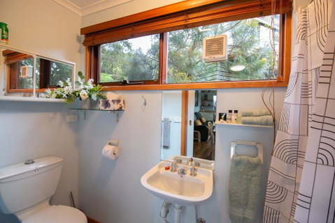 Coota Views Unit - Accommodation Broome 3