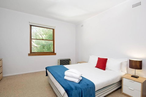 Cosy 2BR Plus Parking In Nth Sydney - Accommodation Broome 2