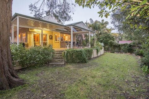 Country Cottage - Accommodation Broome 0
