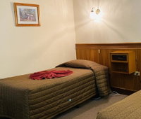 County Lodge Motor Inn