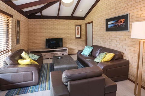 Crystal Shores - Quindalup - Accommodation Broome 3
