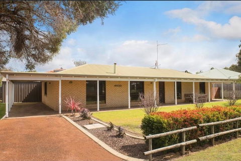 Crystal Shores - Quindalup - Accommodation Broome 1