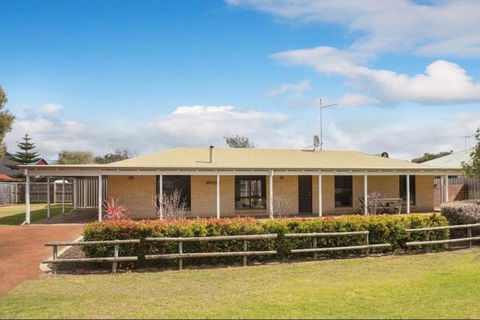 Crystal Shores - Quindalup - Accommodation Broome 0