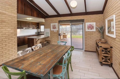 Crystal Shores - Quindalup - Accommodation Broome 2