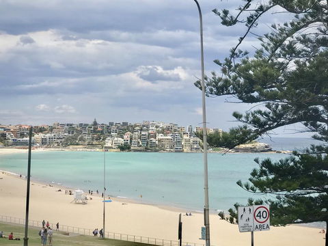 D'Luxe Designer Den Bondi-Ocean View Apartment - Accommodation Broome 1