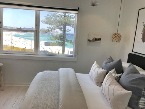 D'Luxe Designer Den Bondi-Ocean View Apartment - Accommodation Broome 0