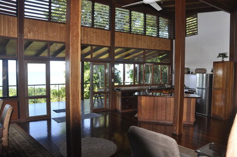 Daintree Oceanview Retreat - Holiday Home - Accommodation Broome 2