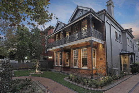 Dalziel Lodge - Accommodation Broome 0