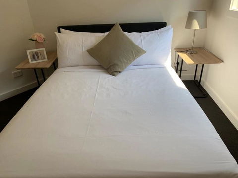Delicate And Peaceful Bundoora Townhouse 12 - Accommodation Broome 2